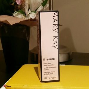 Mary Kay Timewise Matte-Wear Liquid Foundation